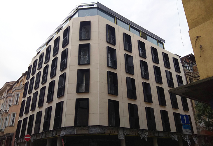 Напредва изграждането на хотел близо до площад "Гарибалди" в София