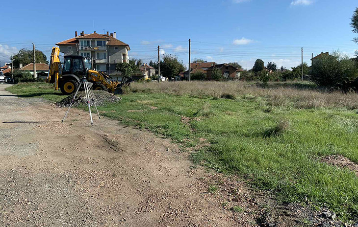 Правят футболно игрище в село Петково